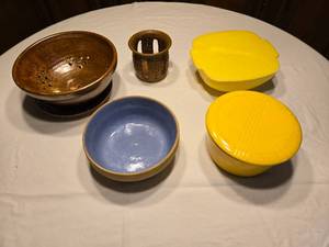 lot 348 image: Pyrex Bowl and Other Bowls