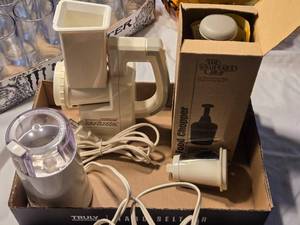 lot 361 image: Salad Shooter, Pampered Chef Chopper, Coffee Grinder