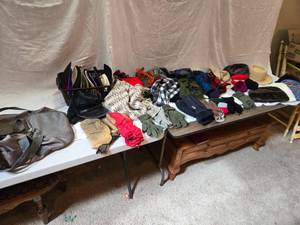 lot 377 image: HUGE Lot of Hats, Gloves, Scarves