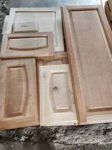 lot 32 image: 100 Cabinet Doors and Drawer Faces