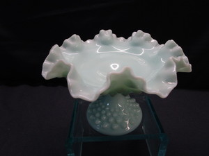 Pedestal Milky Green Hobnail