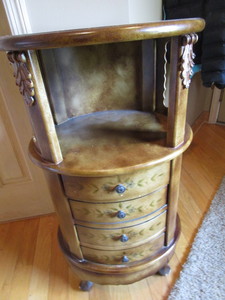 Tuscan Stand