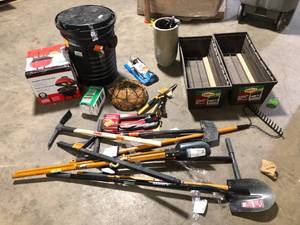 Lot of assorted garden tools and items customer returns review pictures