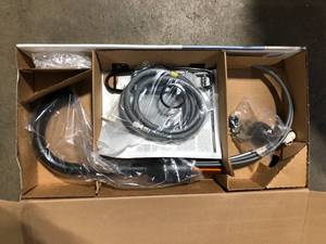 MOEN Adler Single-Handle Pull-Down Sprayer Kitchen Faucet with Reflex and Power Clean in Matte Black customer return review pictures