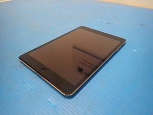 Apple&nbspiPad mini 2nd Gen A1489  16GB of storage  WIFI Only  Includes Charging Cable&nbsp