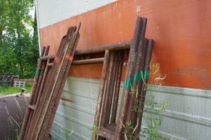 lot 10I image: Walk Through Scaffolding Frame