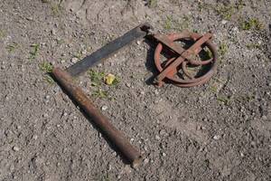 lot 10M image: Hoisting Wheel with Bracket