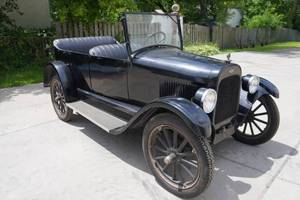 lot 1B image: 1922 Chevrolet Touring Sedan - Motor Seized - Great Cosmetic Condition