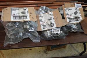 lot 151 image: 30 1 Tee Couplings