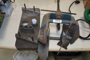 lot 77 image: Kent-Moore Differential Holding Fixture