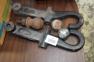 lot 87 image: Tow Balls and Hooks
