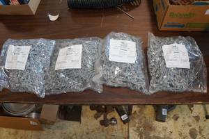 lot 88 image: 20lbs of Self Tapping 2 Screws