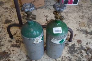 lot 115 image: 2 Carbon Dioxide Tanks