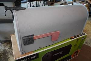 lot 182 image: Mailbox -Used