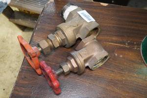 lot 206 image: 1-12 Brass Valves