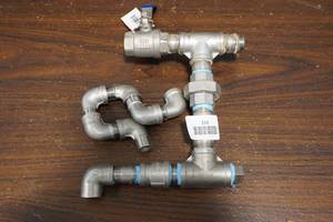 lot 214 image: Assorted Stainless Steel Fittings