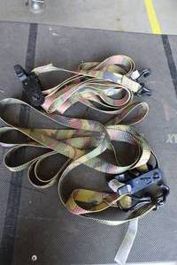 lot 232 image: 2 1,000lb Ratchet Straps