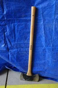 lot 241 image: Truper American Hickory Double Bit Axe