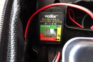 lot 10C image: Vexilar FL-12 Fish Finder with Extra Battery