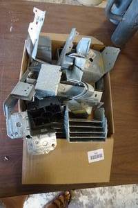 lot 112 image: Assorted Metal Braces & Brackets