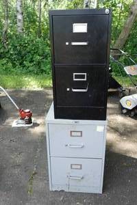 lot 20 image: 2 Metal 2-Drawer File Cabinets