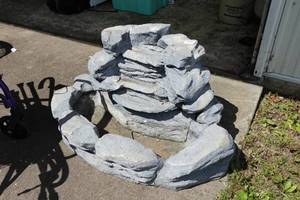lot 11 image: Outdoor Fountain