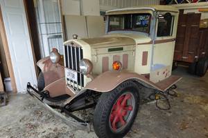 lot 1A image: 1933 Diamond T 210 Stake Bed Truck