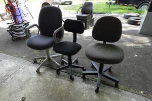 lot 259 image: 3 Office Chairs
