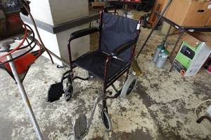 lot 302 image: Merits Light Weight Transport Chair