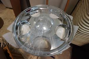 lot 303 image: Ford 17 Chrome Hubcaps