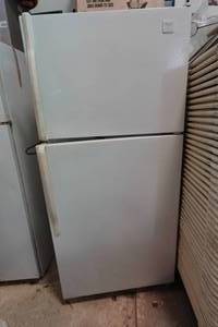 lot 29B image: Whirlpool Refrigerator Freezer Model ETY18GKEt18GM