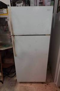 lot 51B image: Frigidaire Refrigerator Freezer Model FRT16CRH