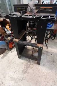 lot 308 image: Craftsman Industrial Router Table on Stand