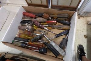 lot 64 image: Assorted Screwdrivers