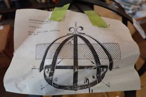 lot 68 image: Metal Semi Circle Pot Rack