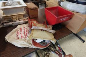 lot 46 image: Cyclone Seed Thrower and Earthway Ev-N-Spread