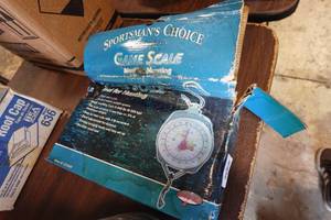 lot 41 image: Sportsman Choice 400lb Game Scale