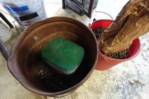lot 94 image: 2-Large Buckets of Framing Nails - 8D and 16D