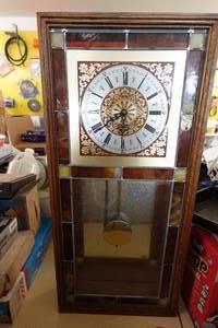 lot 266 image: Vintage Stained Glass Mantel Clock