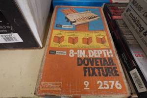 lot 268 image: 8 Depth Dovetail Fixture