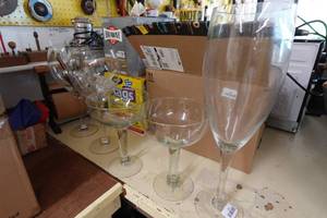 lot 173 image: 5 Oversized Cocktail Glasses for Party Decor with Candy Serving Scoops