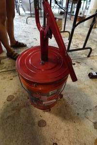 lot 270 image: 5-Gallon Bucket with Pump