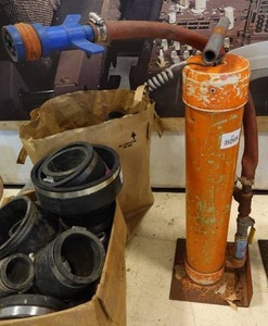 lot 291 image: Manual Test Pump