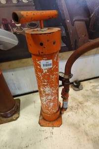 lot 293 image: Manual Test Pump