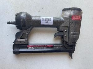 lot 244 image: Senco 18 Gauge Air Finish Stapler