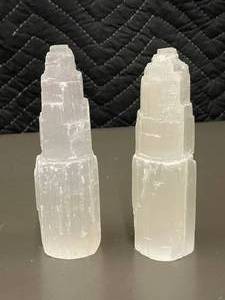 lot 13 image: I 2 - Set of 2 Selenite Crystal Tower Skyscraper Lamp Stones