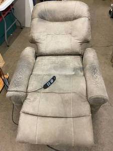 lot 109 image: MotoLift Recliner with Heat and Massage Function