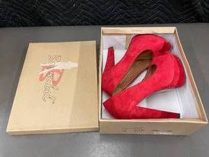 lot 164 image: Bonnibel Red High Heel Shoes - Size 8