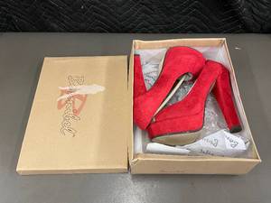 lot 166 image: Bonnibel Red High Heel Pumps Size 7.5