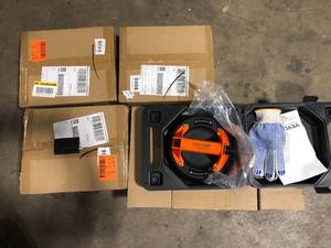lot 2 image: Lot of VEVOR 8 in. Glass Suction Cup Vacuum Suction Cup with ABS Handle and Carry Box 615 lbs. Load Capacity for Glass, Granite, Tile